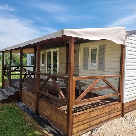 Camper Au Moulin De La Brevette Kamp alanı