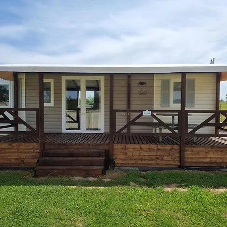 Kamp alanı Camper Au Moulin De La Brevette Arbigny